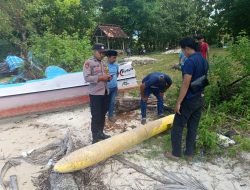 Bikin Kaget, Benda Diduga “Torpedo” Nyasar di Pantai Kangean, Polisi Gercep Amankan Lokasi