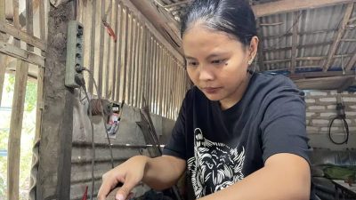 Dari Bandara ke Tungku Keris, Jalan Sisil Menjadi Empu Perempuan